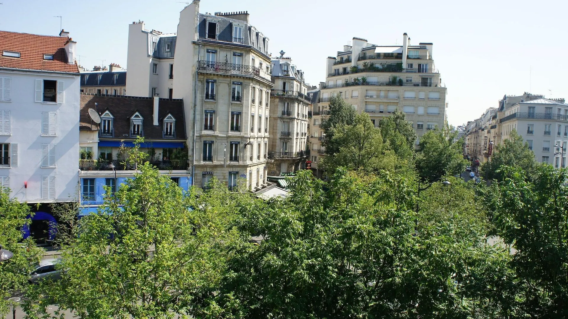 Hotel Edgar Quinet 2*