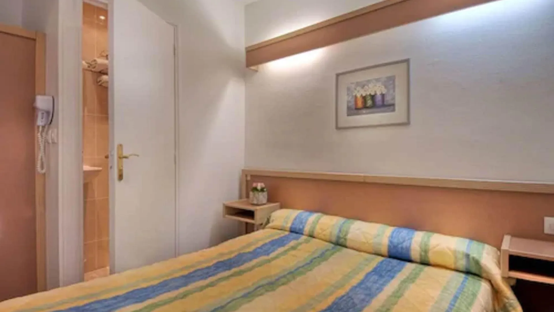 Edgar Quinet Hotel 2*