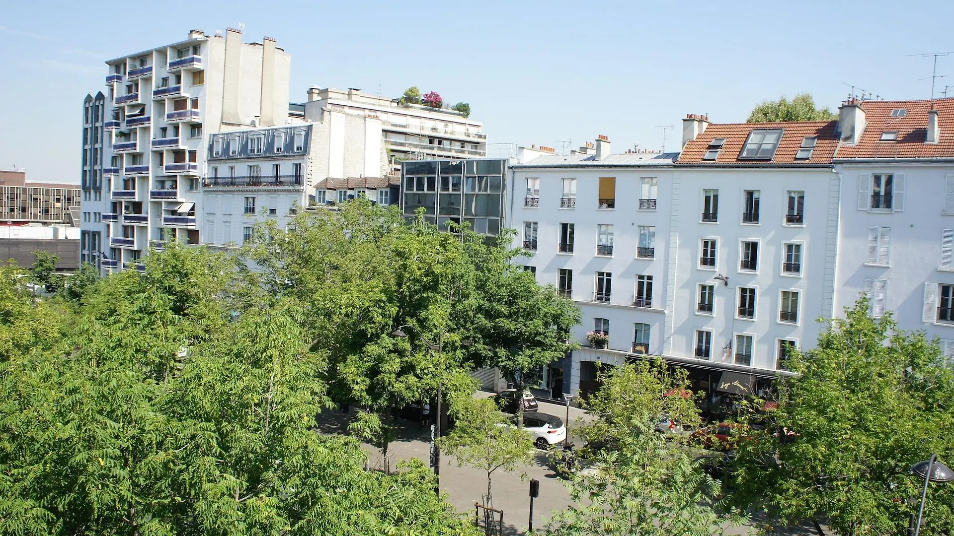 Edgar Quinet 2* Paris