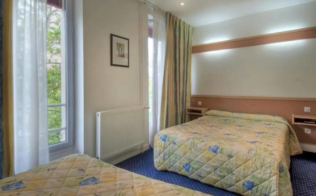 Hotel Edgar Quinet 2*