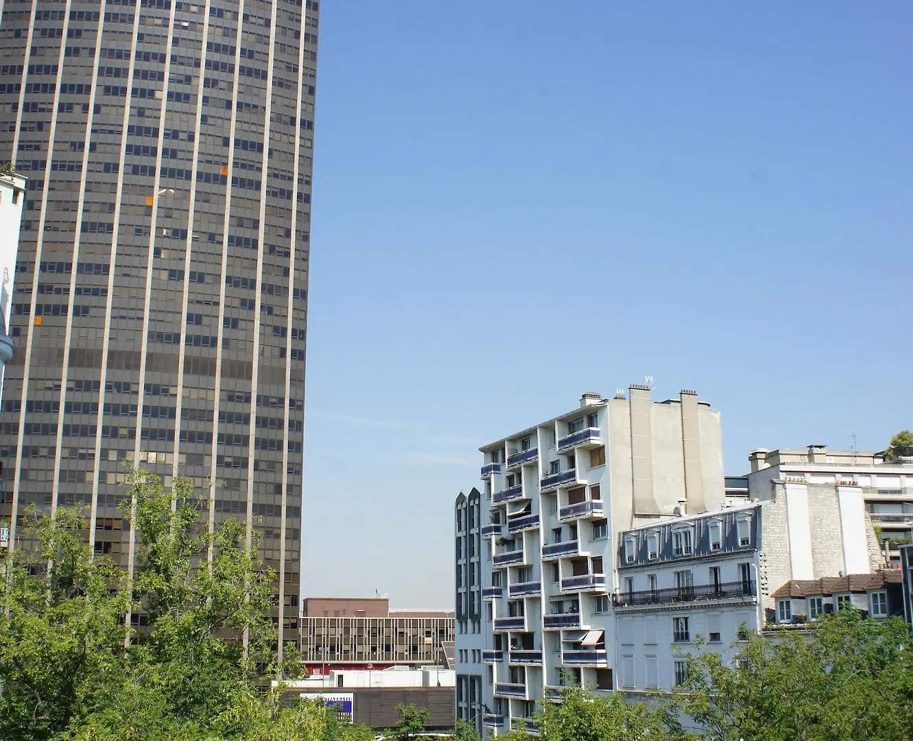 Edgar Quinet 2* Paris